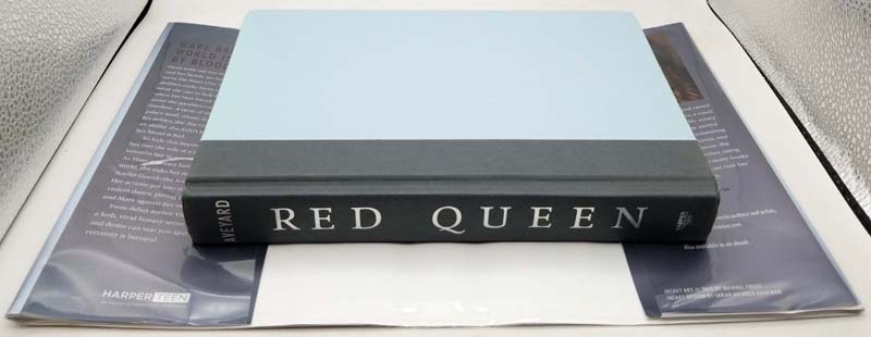 Red Queen - Victoria Aveyard 1st Edition 2015