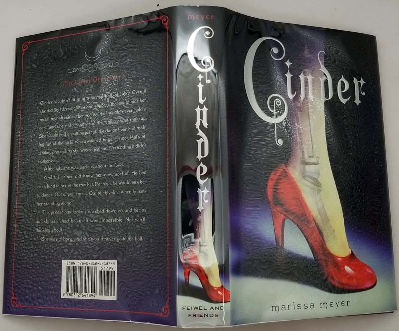 Cinder - Marissa Meyer 2012 | 1st Edition