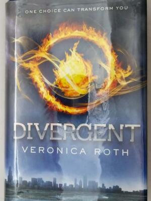 Divergent - Veronica Roth | 1st Edition 2011