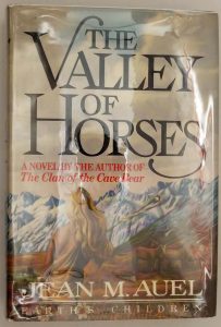 The Valley of Horses - Jean M. Auel 1982 | 1st Edition