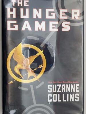 Hunger Games - Suzanne Collins 2008 | 1st Edition