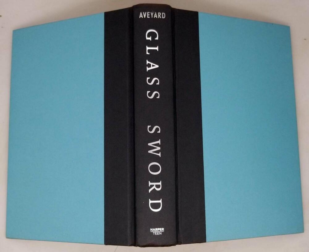 Glass Sword - Victoria Aveyard 2016 | 1st Edition