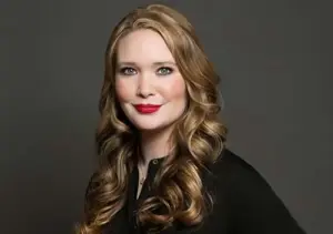 Sarah J. Maas