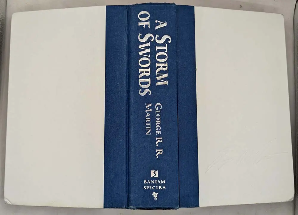 A Storm of Swords - George R.R. Martin 2000 | 1st Edition